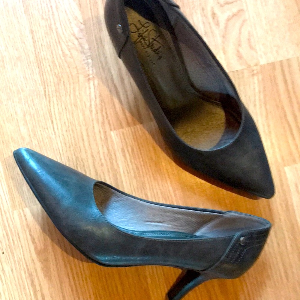 Life Stride Grey Heels size 10W